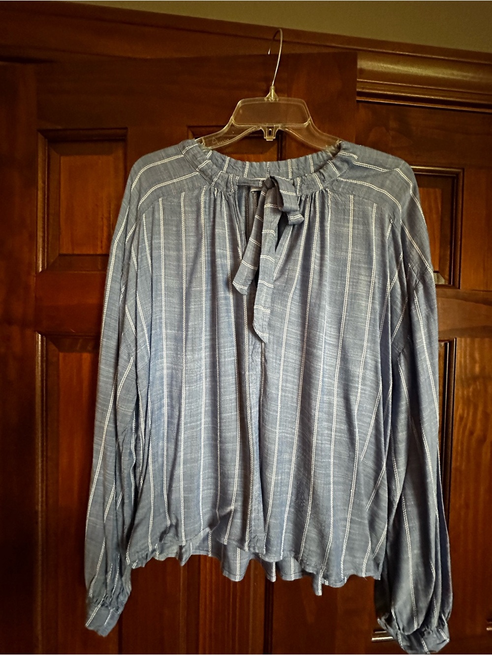 Evereve Blue Striped Tie-Neck Long Sleeve Blouse